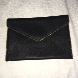 Black clutch